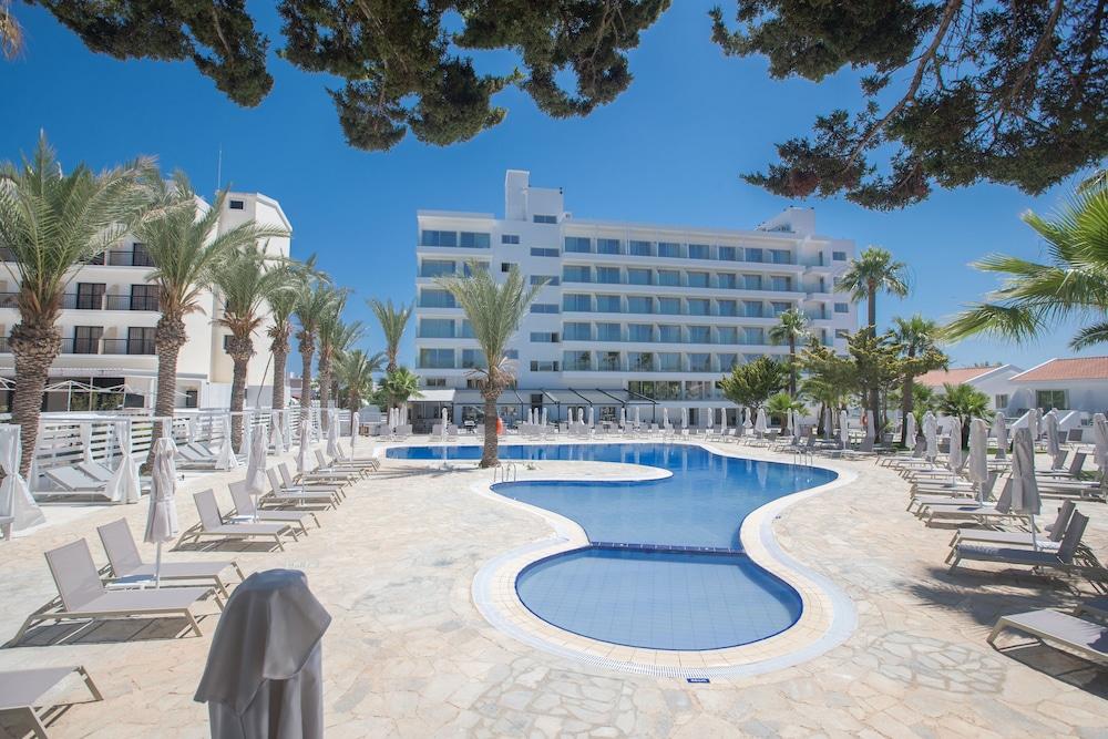 Bohemian Gardens Hotel 普罗塔拉斯 外观 照片