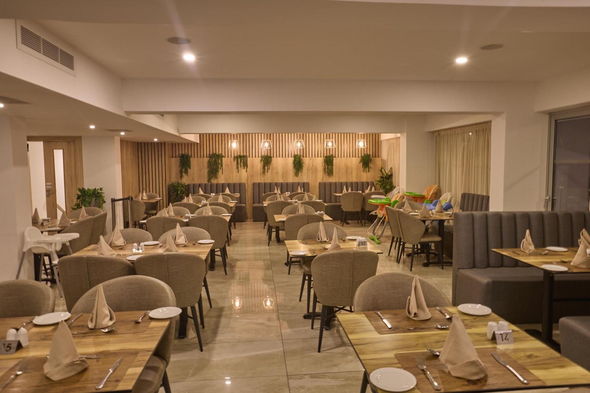 Bohemian Gardens Hotel 普罗塔拉斯 外观 照片