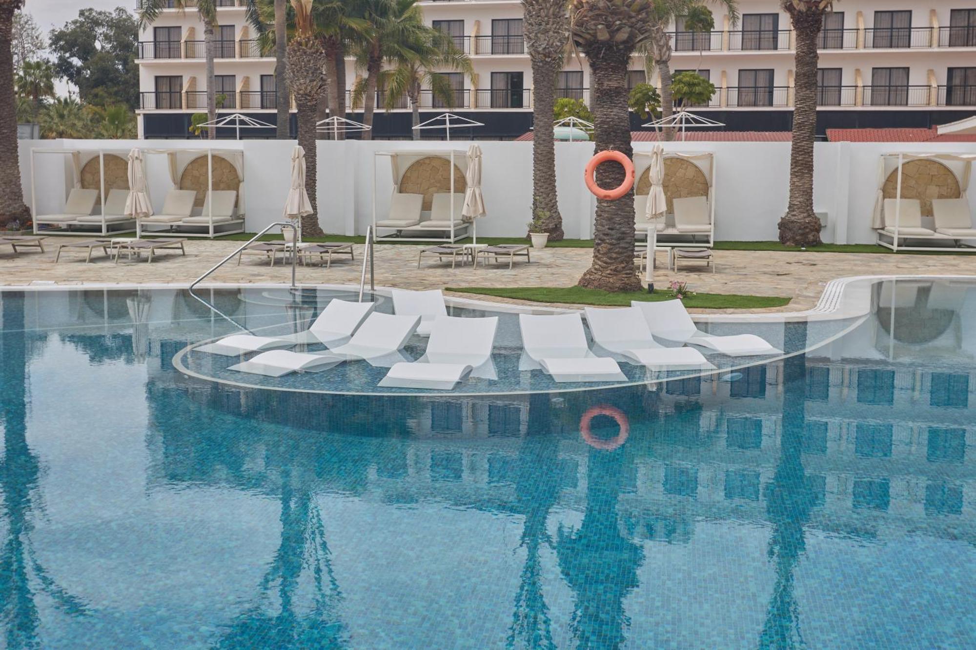 Bohemian Gardens Hotel 普罗塔拉斯 外观 照片